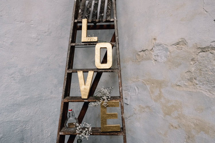 Wooden Ladder Decor Twinkling Rustic DIY Barn Wedding https://www.harperscottphoto.com/