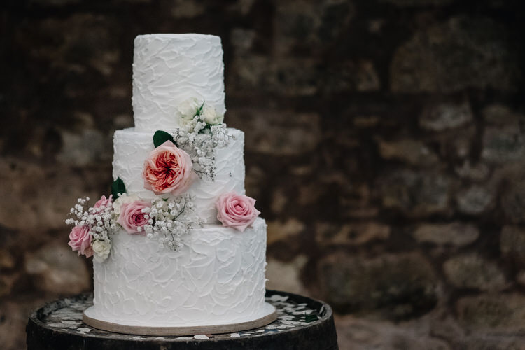 Buttercrem Cake Flowers Twinkling Rustic DIY Barn Wedding https://www.harperscottphoto.com/