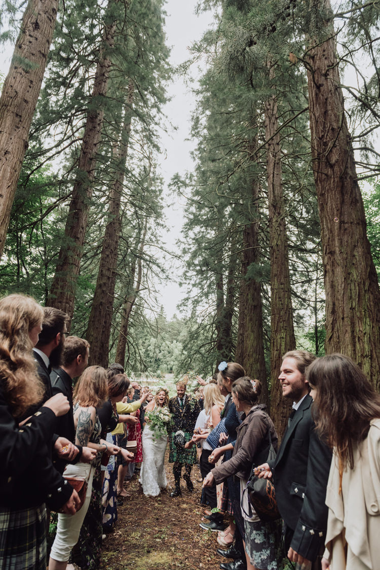 Confetti Throw Enchanting Ancient Forest Wedding http://donnamurrayphotography.com/