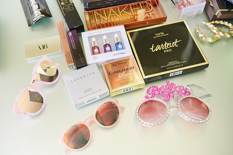 Getting Ready Makeup Palettes Urban Decay Glasses Novelty Hip Elvis Las Vegas Destination Wedding http://www.roseimages.co.uk/