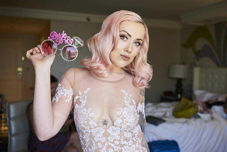 Hip Elvis Las Vegas Destination Wedding http://www.roseimages.co.uk/