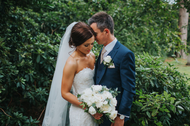 Chic Romantic Florals Candlelight Wedding http://lisawebbphotography.co.uk/