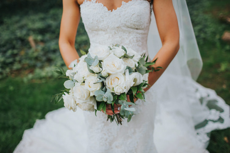 Chic Romantic Florals Candlelight Wedding http://lisawebbphotography.co.uk/