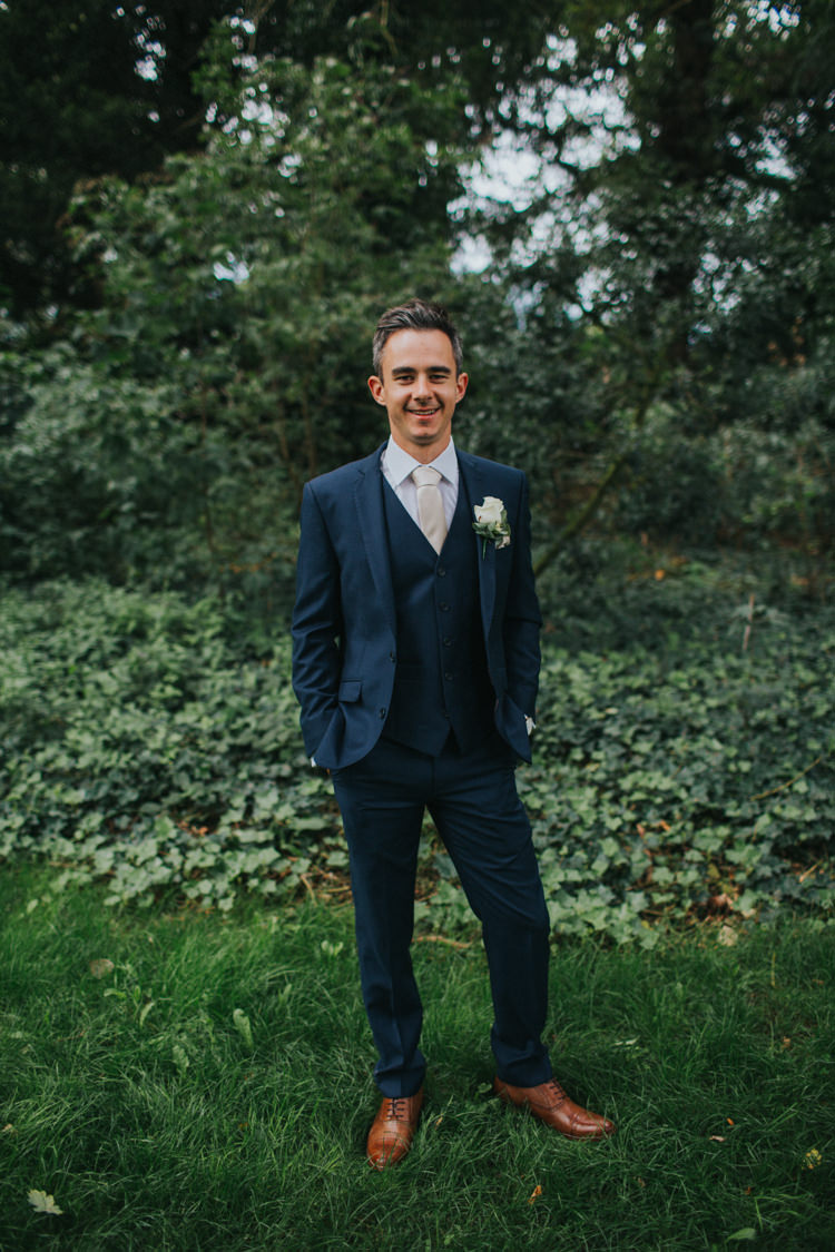 Chic Romantic Florals Candlelight Wedding http://lisawebbphotography.co.uk/