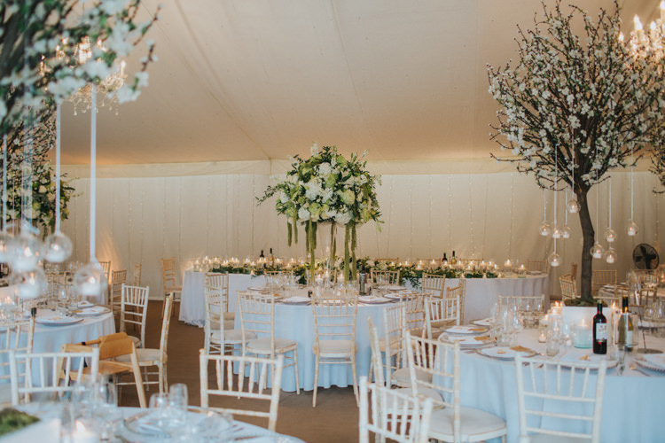 Chic Romantic Florals Candlelight Wedding http://lisawebbphotography.co.uk/