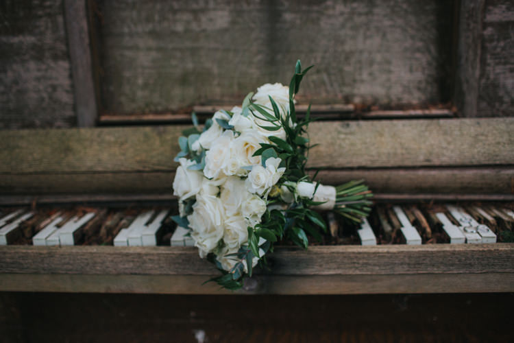 Chic Romantic Florals Candlelight Wedding http://lisawebbphotography.co.uk/