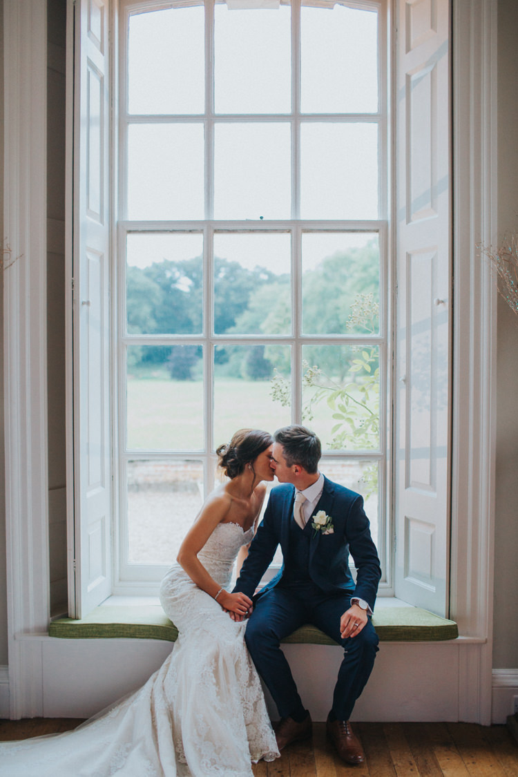 Chic Romantic Florals Candlelight Wedding http://lisawebbphotography.co.uk/