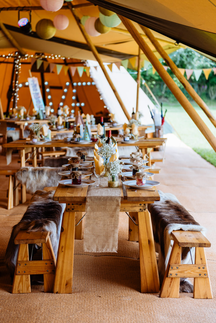 Cute Summer Festival Tipi Wedding http://www.daffodilwaves.co.uk/