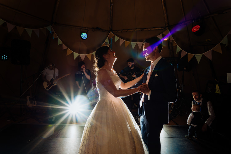 Cute Summer Festival Tipi Wedding http://www.daffodilwaves.co.uk/