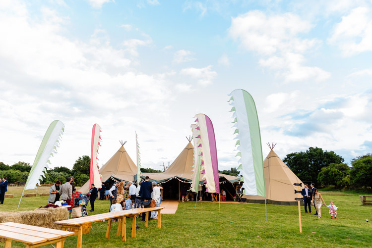 Cute Summer Festival Tipi Wedding http://www.daffodilwaves.co.uk/