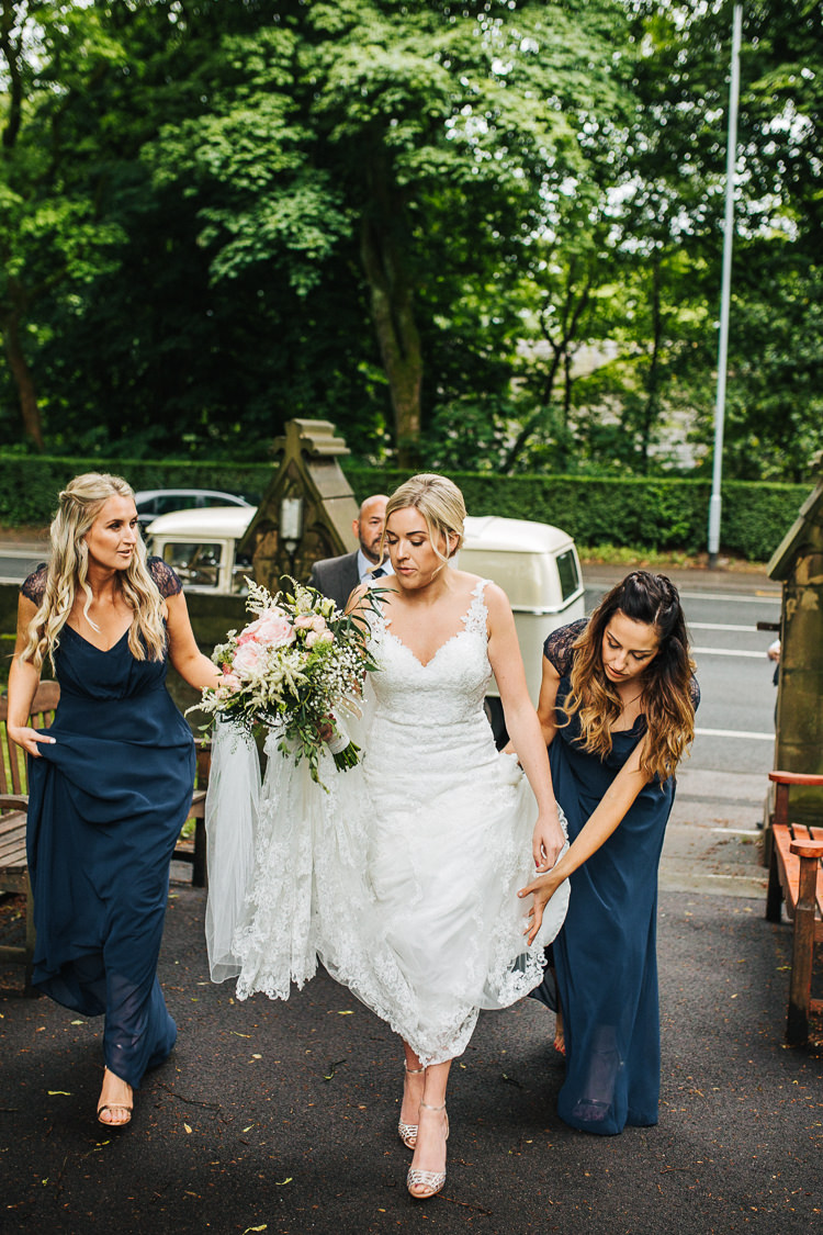 Exquisite Relaxed Rustic Barn Wedding http://www.emiliemay.com/