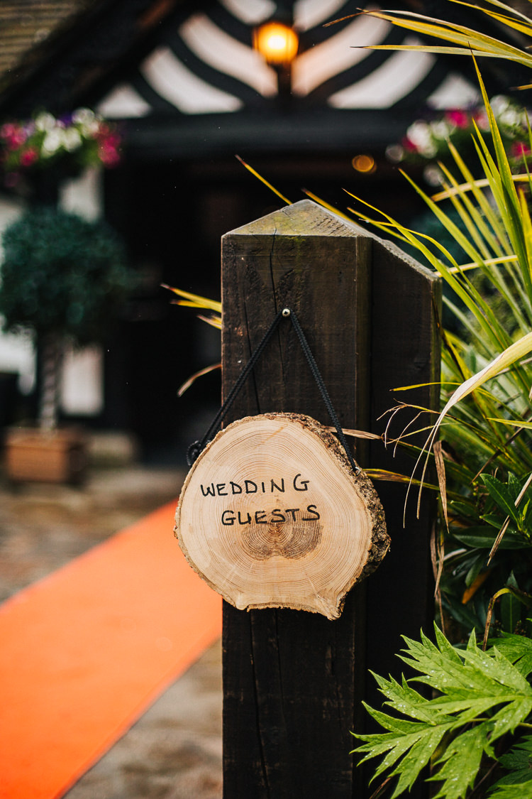 Exquisite Relaxed Rustic Barn Wedding http://www.emiliemay.com/