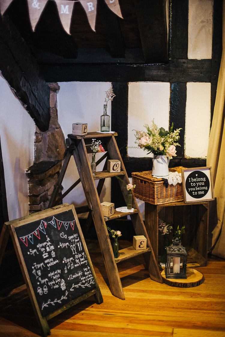 Wooden Ladder Decor Exquisite Relaxed Rustic Barn Wedding http://www.emiliemay.com/