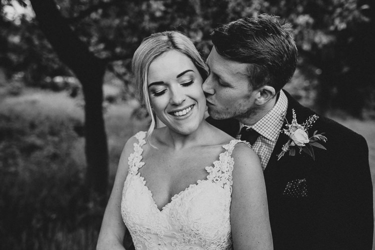 Exquisite Relaxed Rustic Barn Wedding http://www.emiliemay.com/