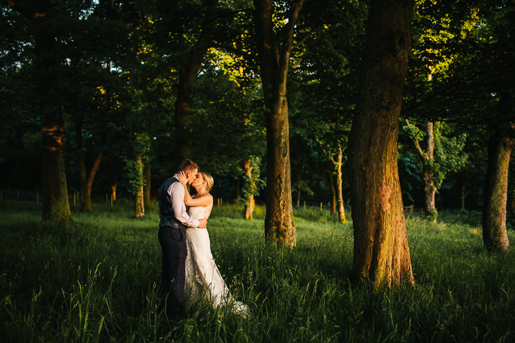 Exquisite Relaxed Rustic Barn Wedding http://www.emiliemay.com/