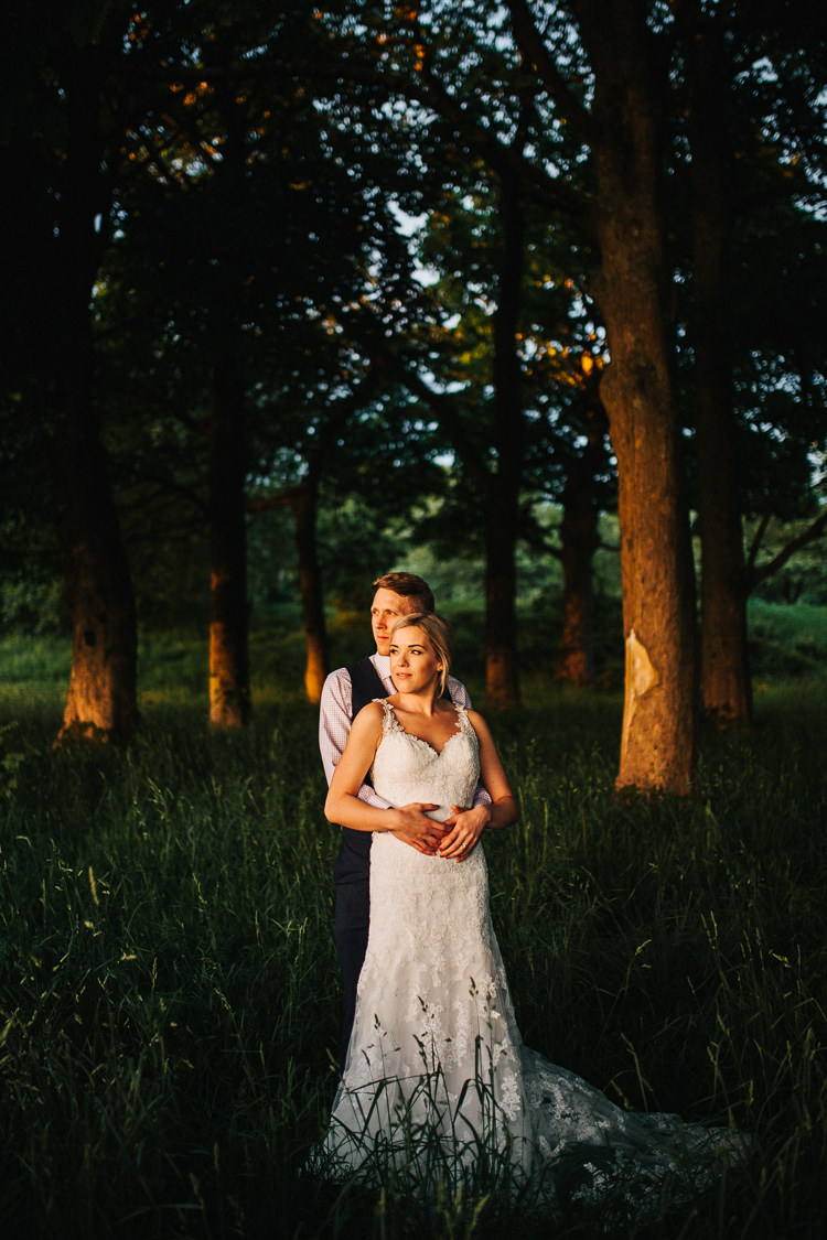 Exquisite Relaxed Rustic Barn Wedding http://www.emiliemay.com/
