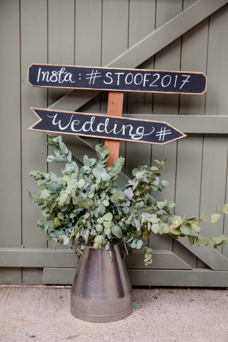 Urn Flowers Greenery Foliage Chalk Board Sign Post Instagram Hashtag Boho Eucalyptus Green White Modern Wedding http://www.euanrobertsonweddings.com/