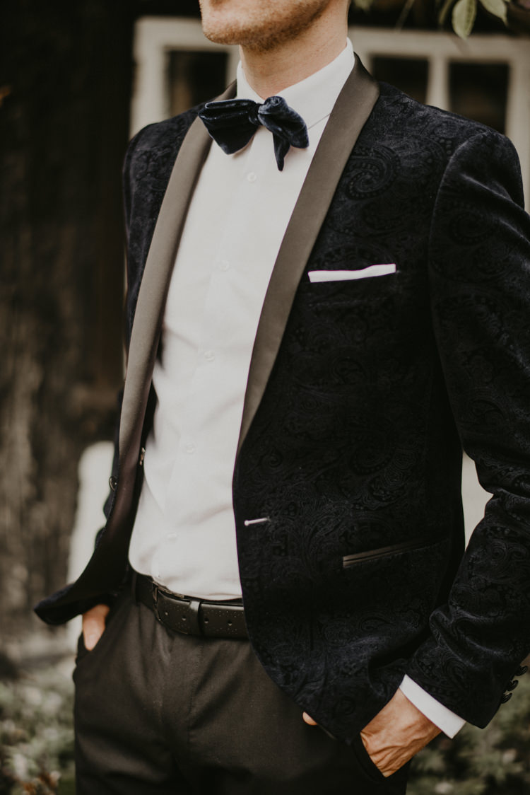 Groom Tux Tuxedo Velvet Jacket Bow Tie Vibrant Tropical Wedding Ideas http://foto-memories.co.uk/