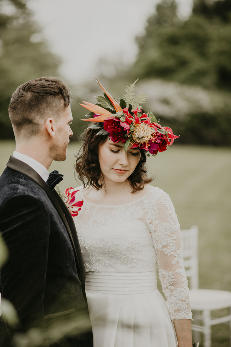 Vibrant Tropical Wedding Ideas http://foto-memories.co.uk/