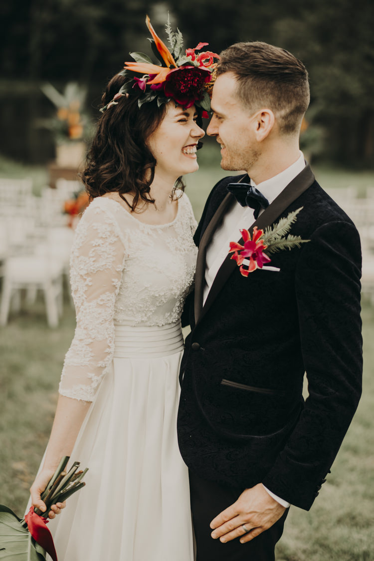 Vibrant Tropical Wedding Ideas http://foto-memories.co.uk/