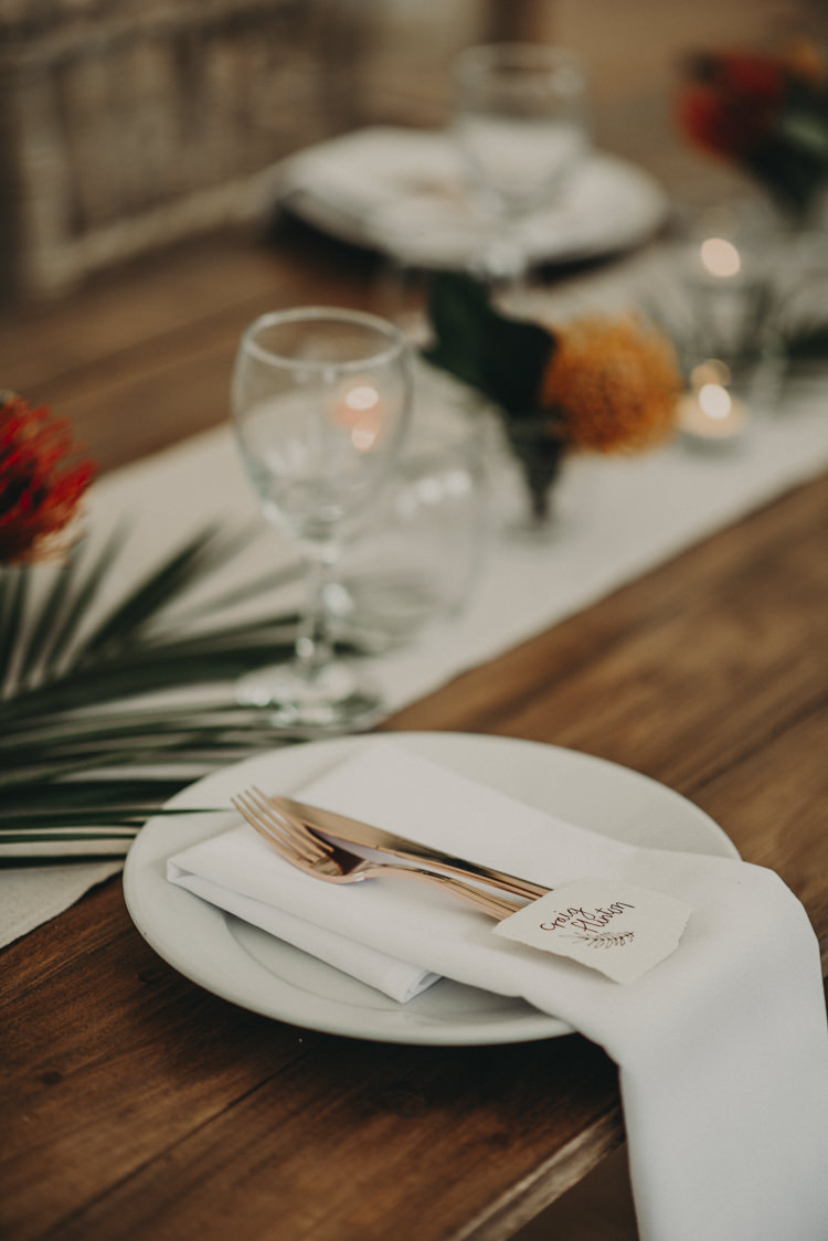 Place Setting Decor Tablescape Vibrant Tropical Wedding Ideas http://foto-memories.co.uk/