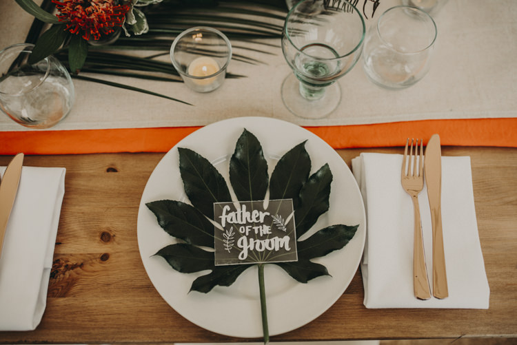 Palm Leaf Place Setting Decor Vibrant Tropical Wedding Ideas http://foto-memories.co.uk/