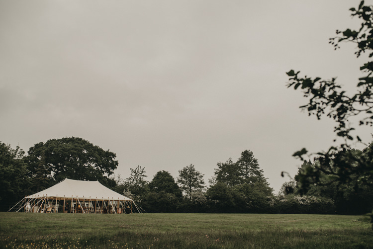 Pole Tent Marquee Palm Leaf Stationery Invites Invitations Vibrant Tropical Wedding Ideas http://foto-memories.co.uk/