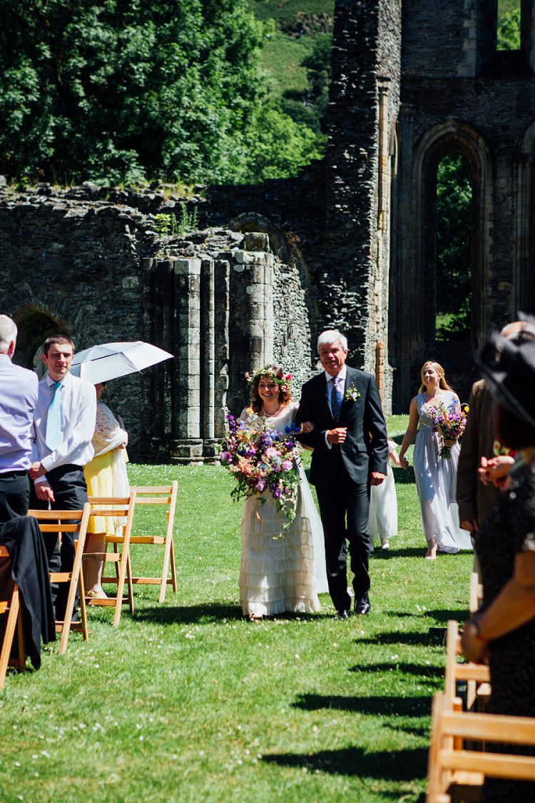 Eco Friendly Floral Filled Wedding http://kellyjphotography.co.uk/