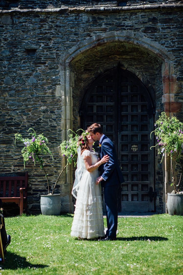 Eco Friendly Floral Filled Wedding http://kellyjphotography.co.uk/