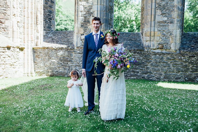 Eco Friendly Floral Filled Wedding http://kellyjphotography.co.uk/