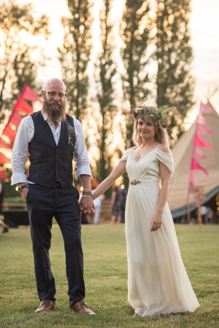Boho Festival Tipi Wedding http://alexaclarkekent.com/