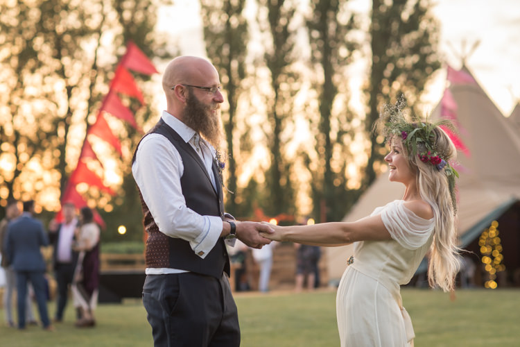 Boho Festival Tipi Wedding http://alexaclarkekent.com/
