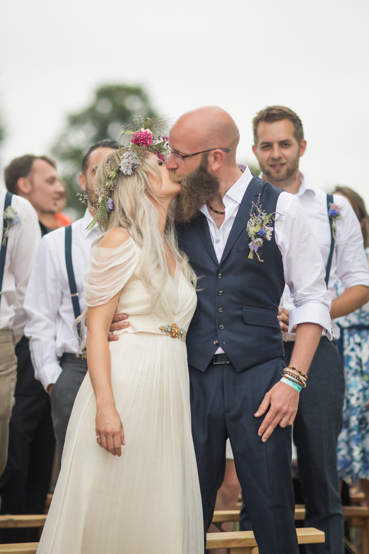 Boho Festival Tipi Wedding http://alexaclarkekent.com/