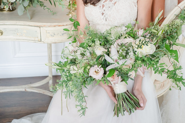 Bouquet Flowers Bride Bridal Rose Dahlia Pink Greenery Foliage Wild Large Light Soft Romantic Wedding Ideas http://www.vanessavelez.photo/