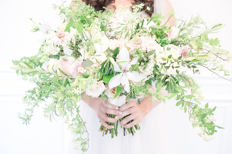 Bouquet Flowers Bride Bridal Rose Dahlia Pink Greenery Foliage Wild Large Light Soft Romantic Wedding Ideas http://www.vanessavelez.photo/