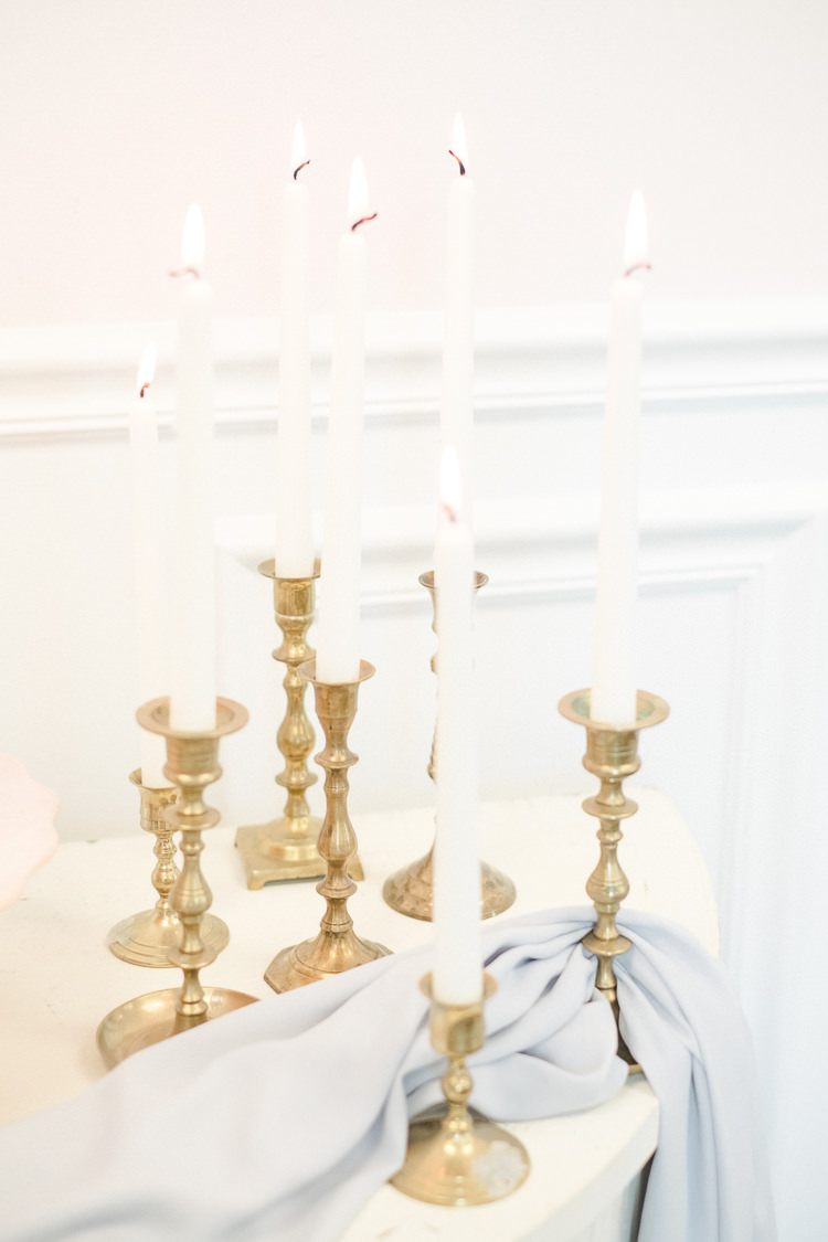 Candles Gold Sticks Decor Light Soft Romantic Wedding Ideas http://www.vanessavelez.photo/