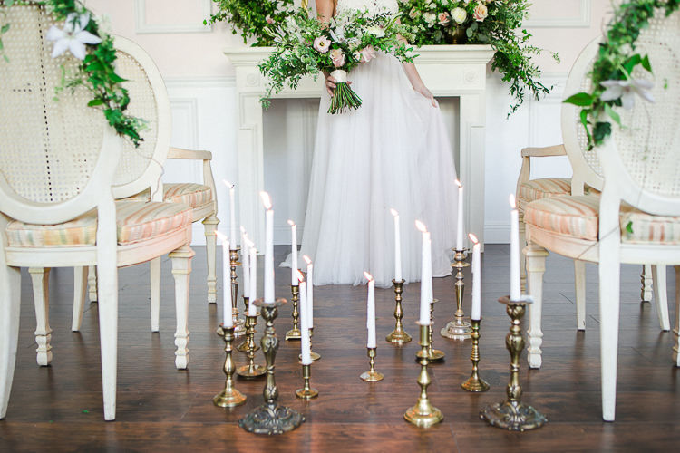 Candles Gold Sticks Decor Light Soft Romantic Wedding Ideas http://www.vanessavelez.photo/