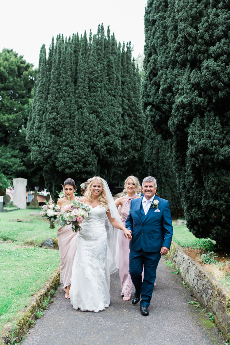 Simple Natural Honest Marquee Wedding https://www.gemmagiorgio.com/