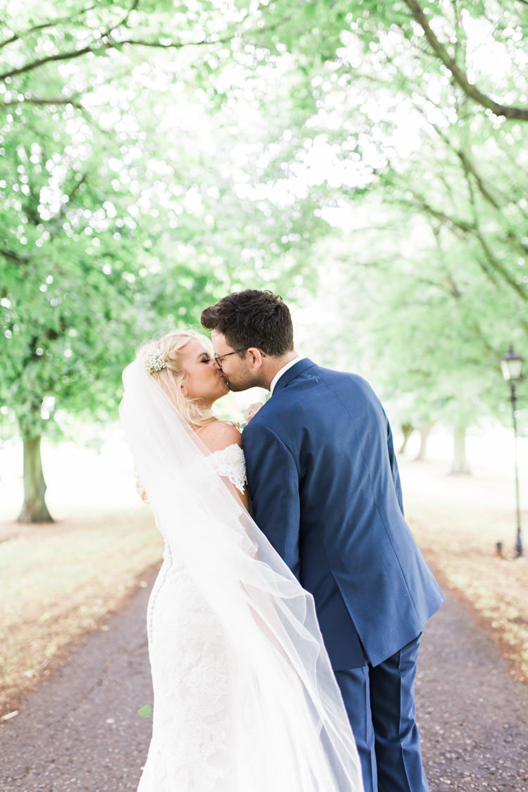 Simple Natural Honest Marquee Wedding https://www.gemmagiorgio.com/ 
