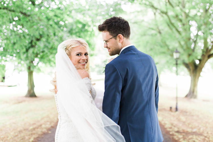 Simple Natural Honest Marquee Wedding https://www.gemmagiorgio.com/