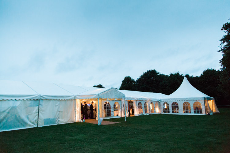Simple Natural Honest Marquee Wedding https://www.gemmagiorgio.com/ 