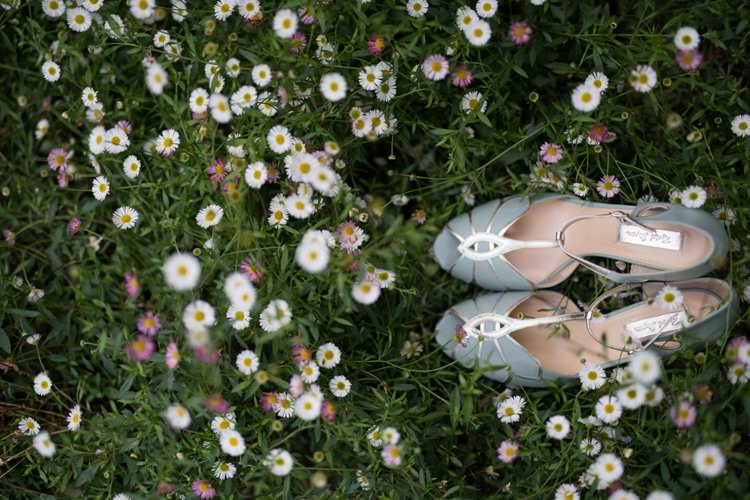 Daisies Shoes Duck Egg Blue Vintage Yellow Navy Outdoor Tuscany Wedding http://www.natalymontanari.com/