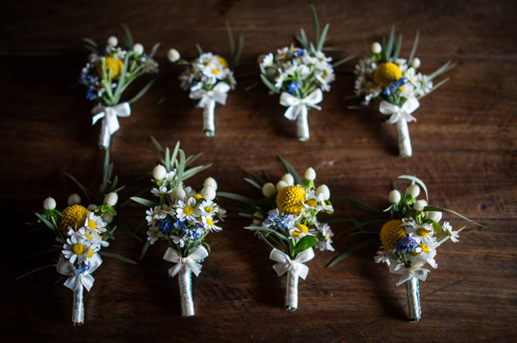 Buttonhole Daisies Yellow Navy Outdoor Tuscany Wedding http://www.natalymontanari.com/