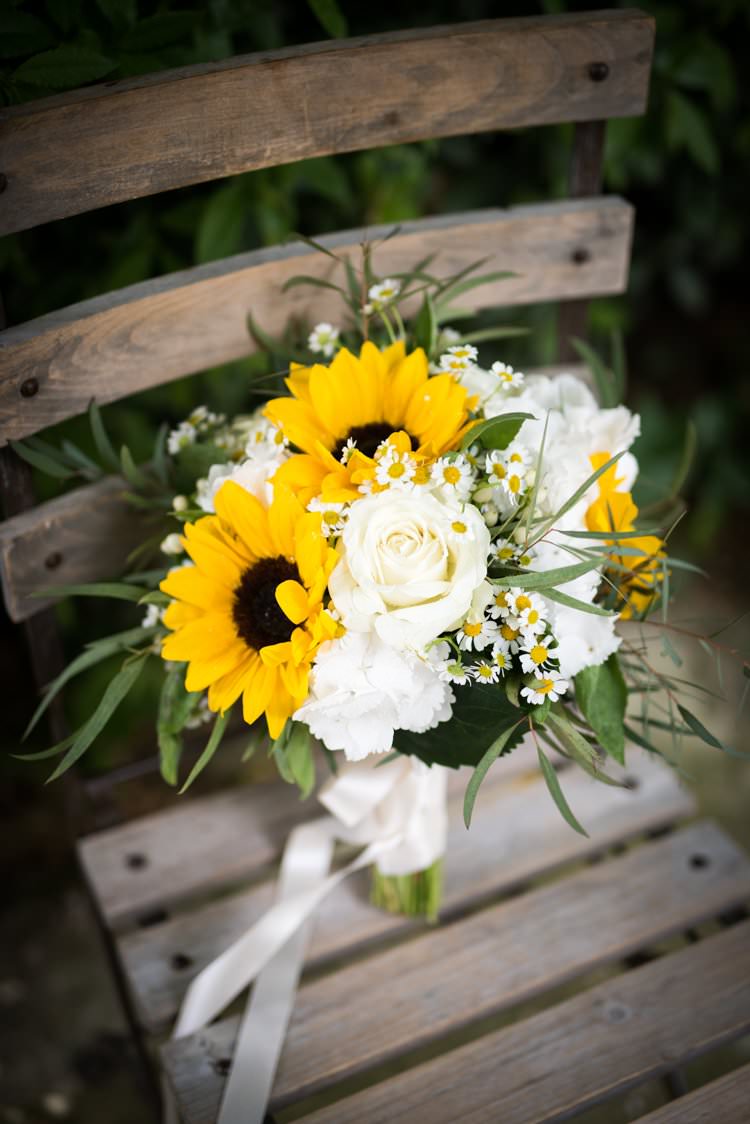 Sunflower Bouquet Roses Daisies Cream White Yellow Navy Outdoor Tuscany Wedding http://www.natalymontanari.com/
