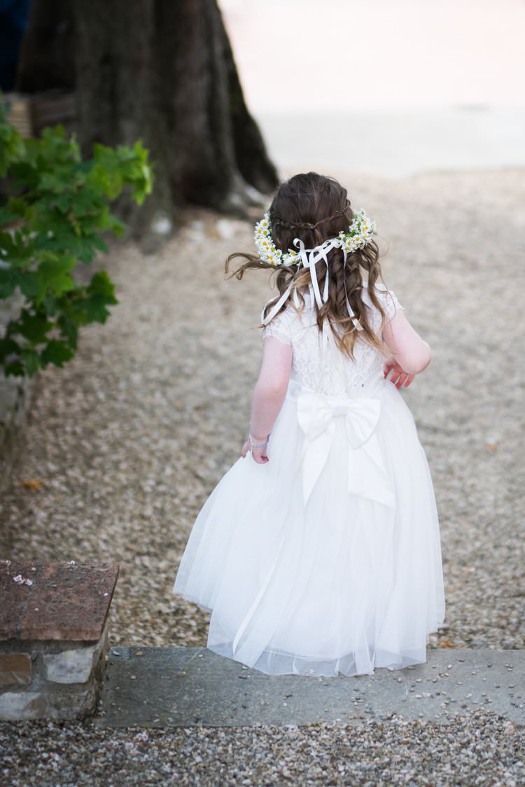Daisy Floral Crown Bridesmaid Flower Girl Yellow Navy Outdoor Tuscany Wedding http://www.natalymontanari.com/