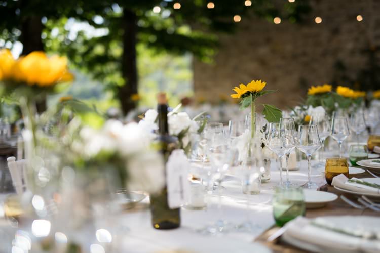 Table Decor Sunflowers Daisies Candles Table Runner Yellow Navy Outdoor Tuscany Wedding http://www.natalymontanari.com/