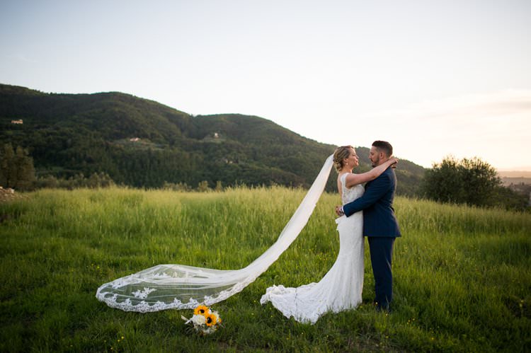 Yellow Navy Outdoor Tuscany Wedding http://www.natalymontanari.com/