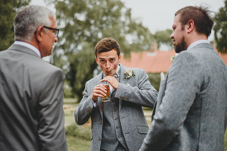Vintage Retro Inspired Pastel Wedding https://www.georgiarachael.com/