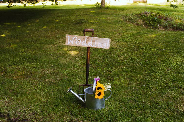 Bohemian Creative Summer Barn Wedding http://www.pocketsquarephotography.com/
