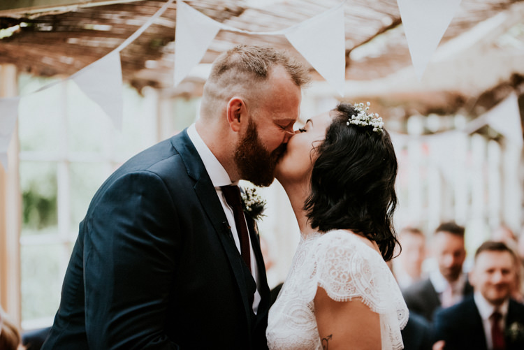 Unique Personal Natural Wedding Style https://photo.shuttergoclick.com/